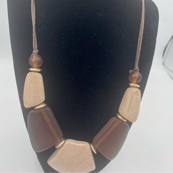 Brown and Cream Necklace - Picture 4 of 6